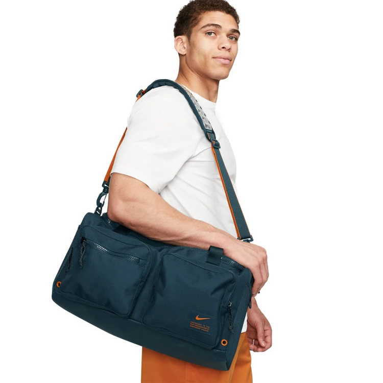 Bolsa Nike Utility Power Duffel S (31 L) - Imagen 4