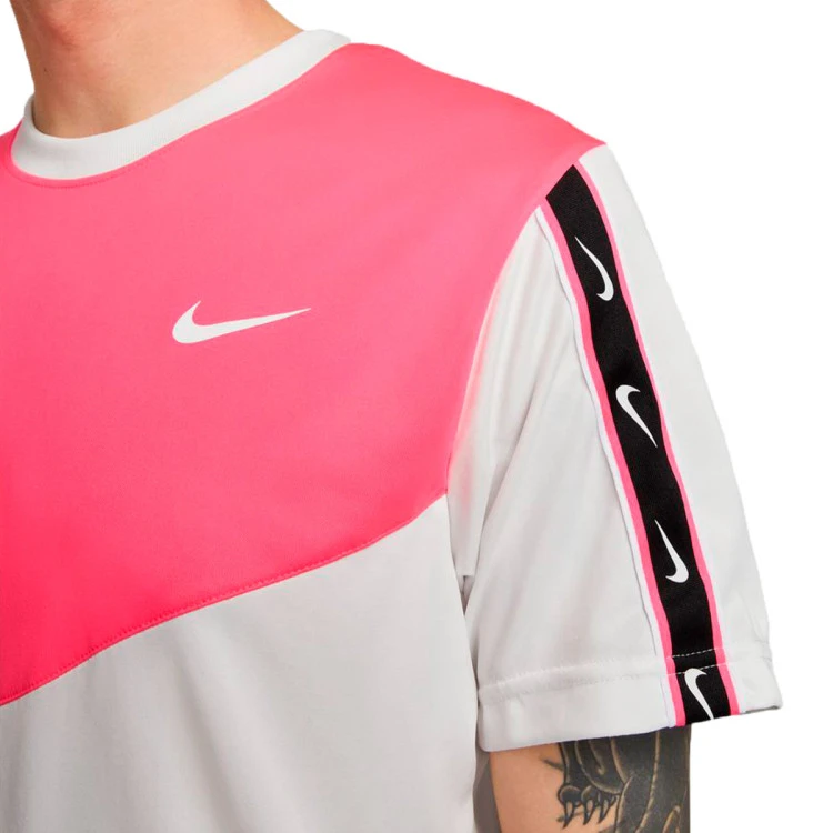 Camiseta Nike Sportswear Repeat - Imagen 4
